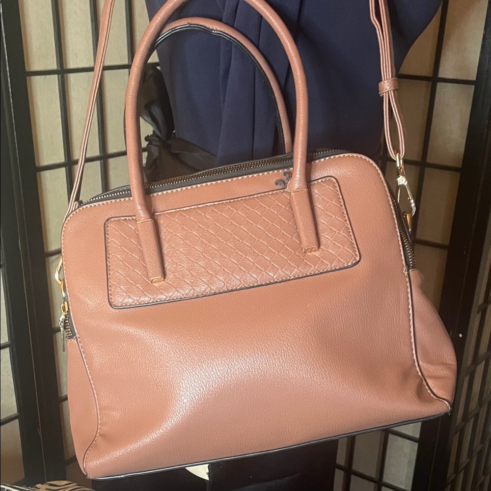 Elegant Tan Handbag